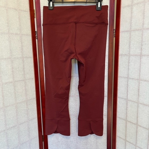 Peach Cropped Leggings - Nwot - Size Medium - Picture 4 of 8